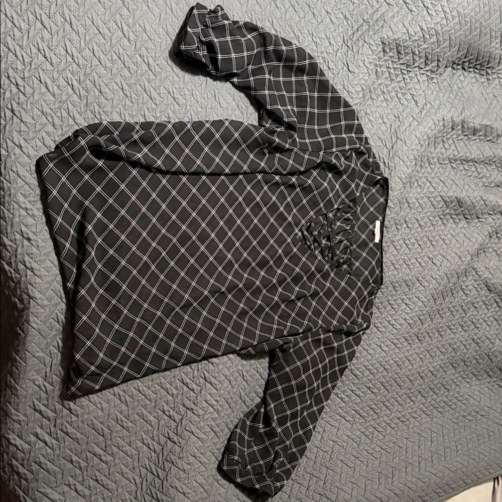 Maurice’s size 2 Black and White Plaid Blouse